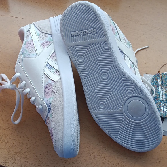 Womens Reebok Fancy White Sneakers - Picture 2 of 6